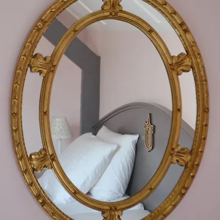 Kasteel Aldenghoor Bed & Breakfast 3*